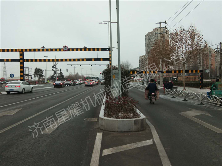 河南鄭州限高架項目輔道.jpg